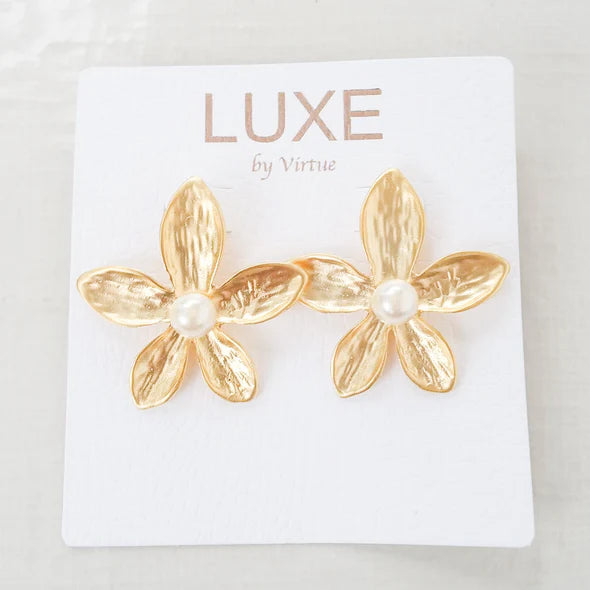 The Tracy Flower With Pearl Center