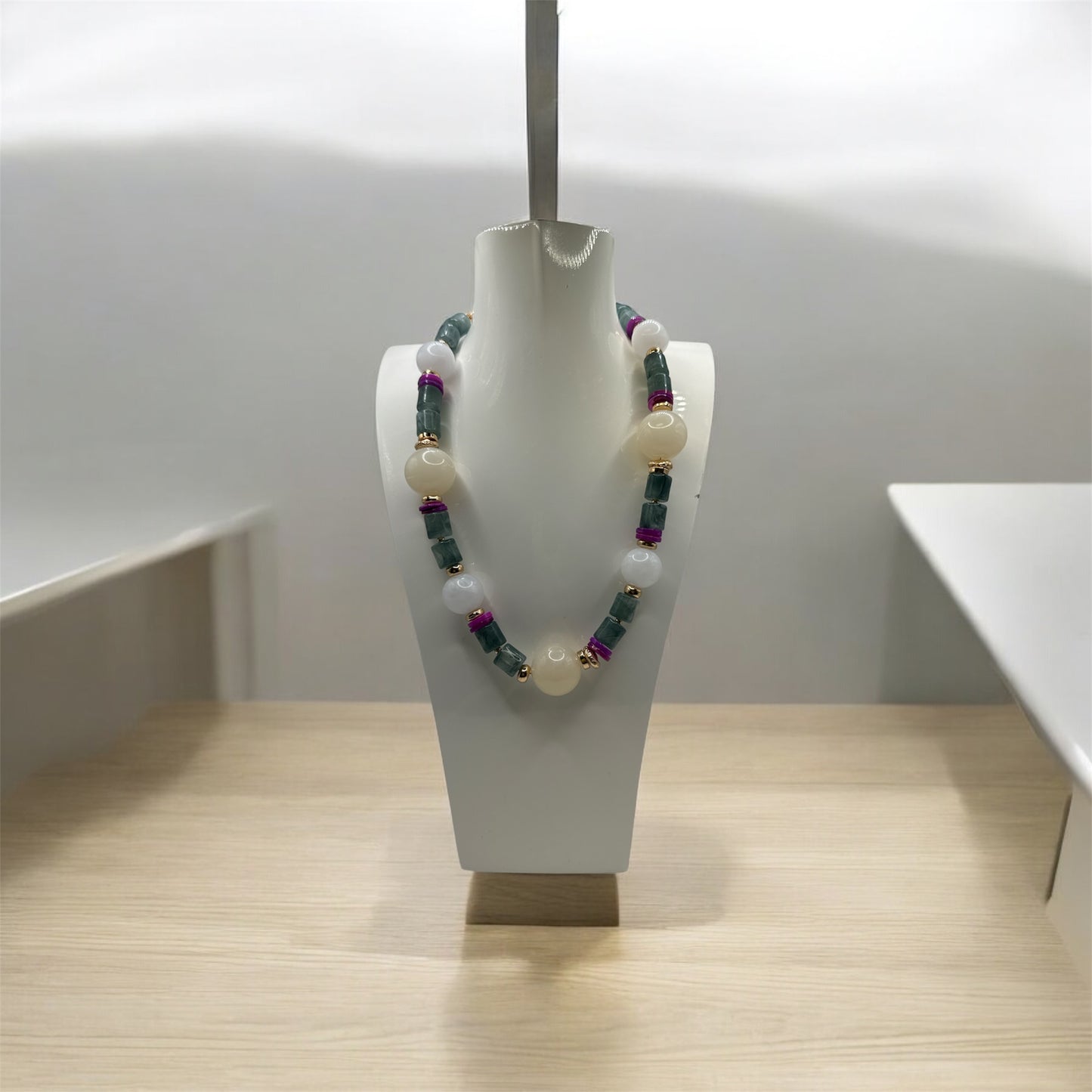 CHIC- Resin Beaded Necklace